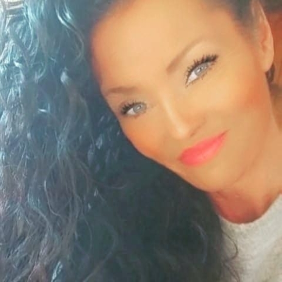 Meet your Posher, Michelle - Picture 1 of 16